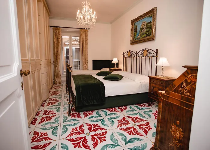Delfini Trevi House